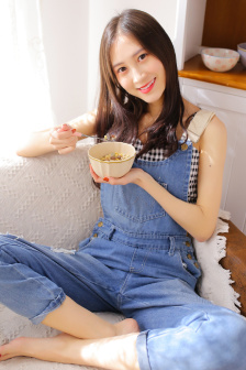 日本亚欧乱色视频